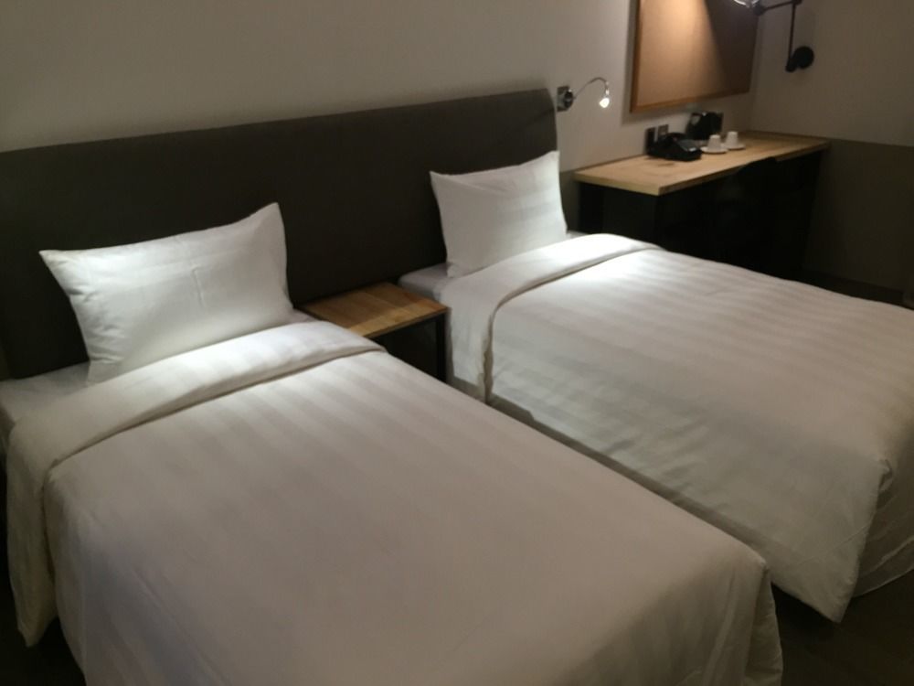 Hotel Papa Whale Тайпей Екстериор снимка
